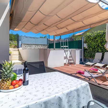 Lovely Home In Labin With Kitchen Holiday home *