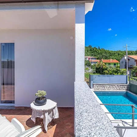 Lovely Home In Labin With Kitchen *