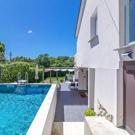 Lovely Home In Labin With Kitchen