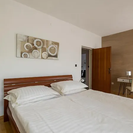 Lovely Home In Labin With Kitchen Holiday home *