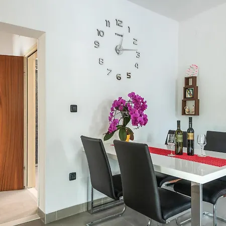 Lovely Home In Labin With Kitchen * Labin (Istria)