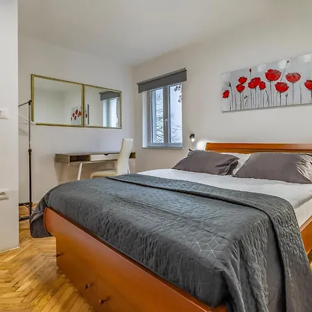 Holiday home Lovely Home In Labin With Kitchen *