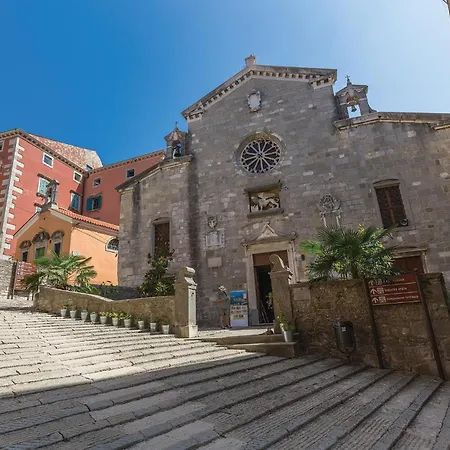 Lovely Home In Labin With Kitchen Holiday home