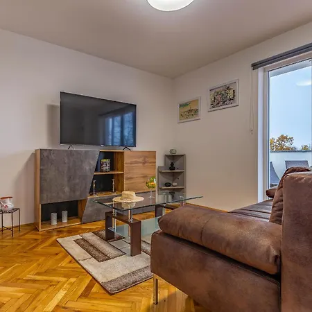 Lovely Home In Labin With Kitchen